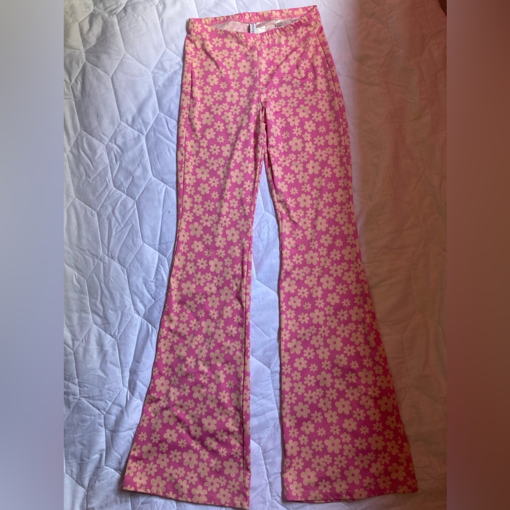 H&M pink floral pants. Size: XS women